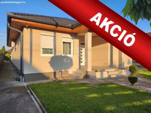 Eladó családi ház Újfehértó, 	Széchenyi István utca