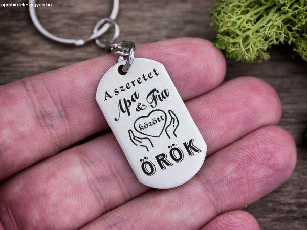 Szeretet apa és fia közt acél medálos kulcstartó