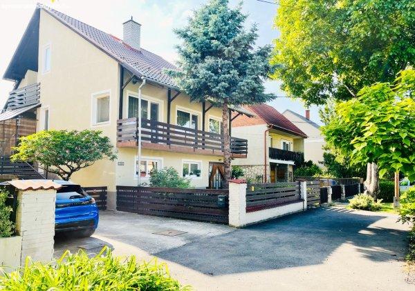 Győrben (Győrszentiván városrészben) 2019-ben felújított,
korszerűsített, többgenerációs családi ház tulajdonostól eladó.