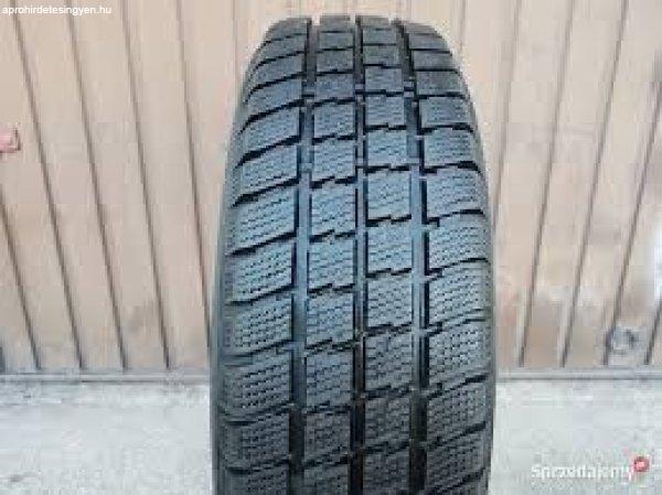 TOP TERMÉK! 225/70R15C (112R) Kingstar W410 Téli kisteher. 