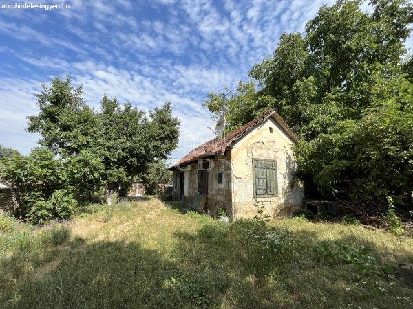 Eladó családi ház Budakeszi, 	Fő utca