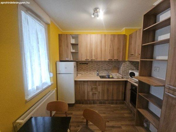 Kiadó felújított erkélyes lakás a Zaranyi lakótelepen! - Kaposvár