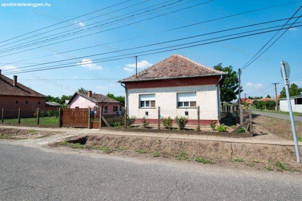 Eladó családi ház Tiszaföldváron!