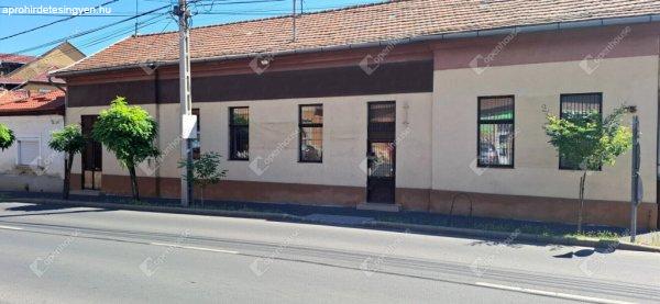 Sátoraljaújhelyi 170 m2-es üzlethelyiség a piac közelében eladó