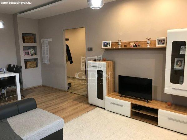 Kiadó lakás Szeged, 	Igényes albérlet a Belvárosban