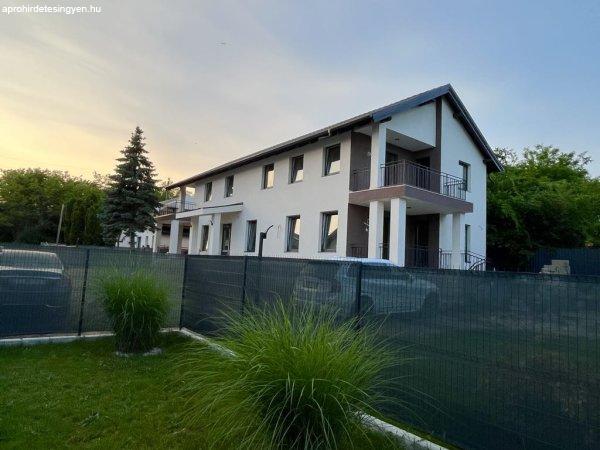 Eladó 80m2-es Üzlethelyiség, Szada