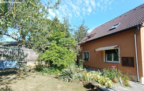 Eladó családi ház Érd, 	Akadálymentes ingatlan zöldövezeti