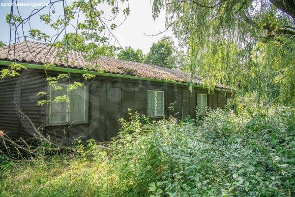 Eladó 147 m2 üdülő, hétvégiház, Mályi