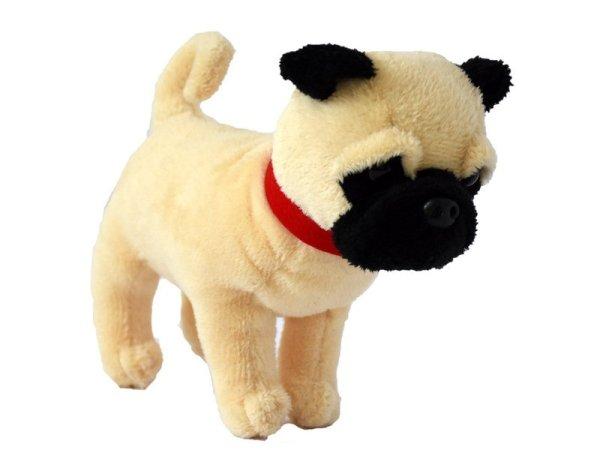 Mopsz kutya plüssfigura - 15 cm