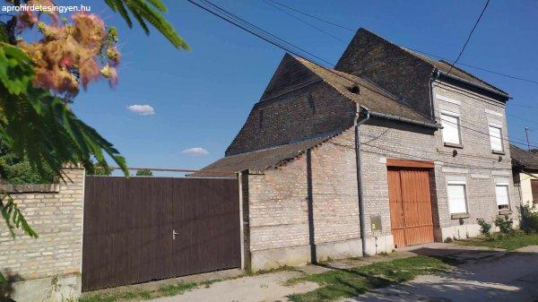 Eladó 117m2-es Családi ház, Szeremle