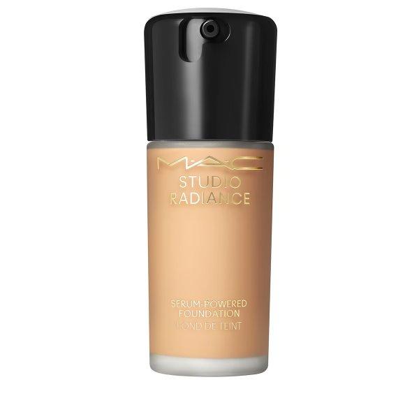 MAC Cosmetics Hidratáló smink Studio Radiance (Serum Powered Foundation) 30 ml
NC37