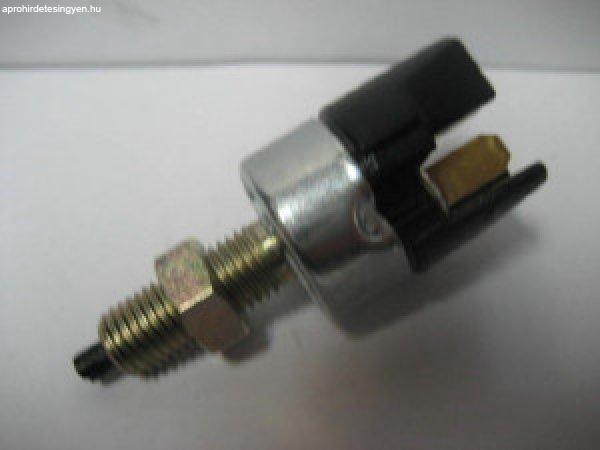 Féklámpa kapcsoló – 37740-60D10 – 12V, 2 csavaros rögzítésű
(Daihatsu, Ford, Hyundai, Kia, Mazda, Mitsubishi, Nissan, Opel, Subaru, Suzuki,
Toyota, Volkswagen)