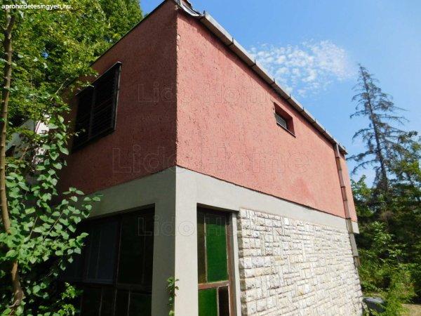 Siófok Szabadifürdőn felújítandó 2 szintes minimal stílusú nyaraló
eladó