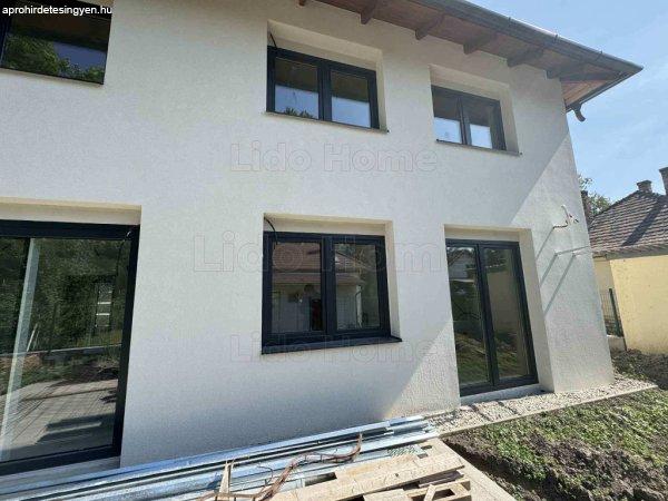 Eladó téglalakás Siófok Ezüstparton!