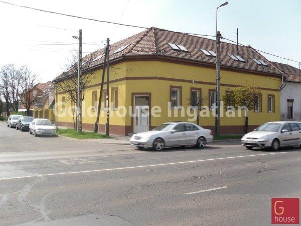 450 négyzetméteres, 9 szobás, felújított, utcai, eladó üzlethelyiség -
Budapest XV. kerület