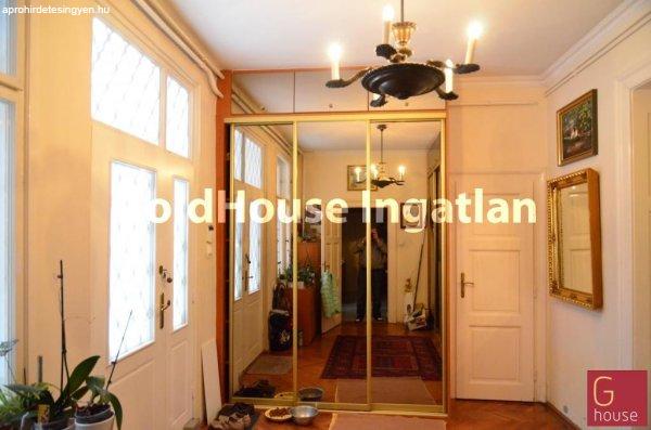 278 négyzetméteres, 8 szobás, jó állapotú, panorámás, eladó ház -
Budapest XII. kerület