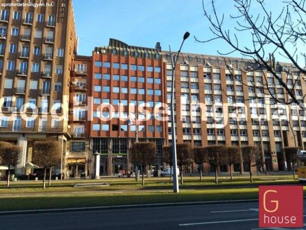 91 négyzetméteres, felújított, utcai, kiadó irodaház - Budapest VII.
kerület
