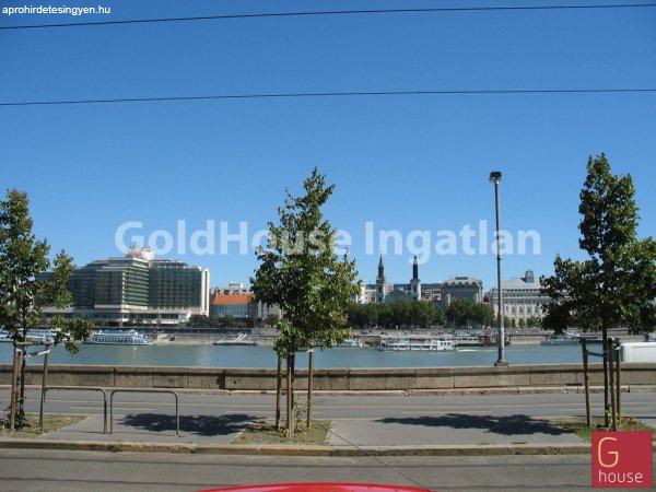 110 négyzetméteres, 3 szobás, 1 félszobás, felújított, panorámás,
kiadó iroda - Budapest I. kerület