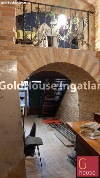 41 négyzetméteres, felújított, pincés, utcai, eladó vendéglátó egység
- Budapest VI. kerület