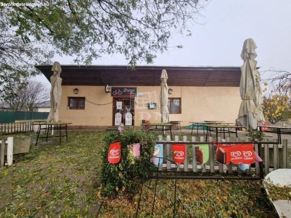 Eladó üzlethelyiség Székesfehérvár, 	Kisfaludon