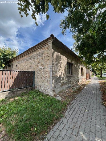 Eladó családi ház Komárom, 	Szőnyi városrész