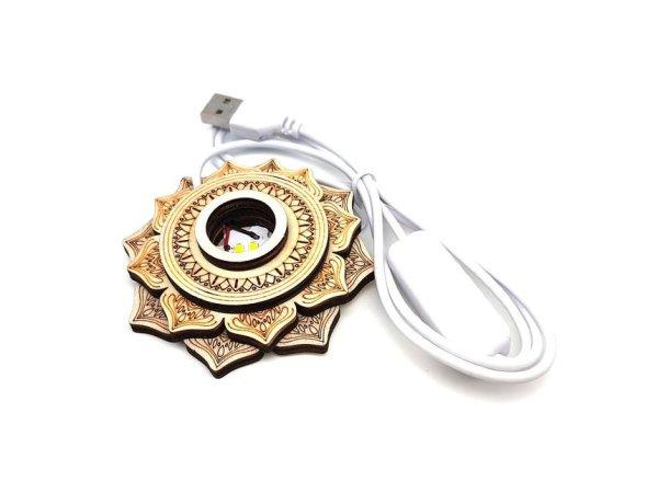 Lámpa fa talpas USB lótusz szinváltós 8cm