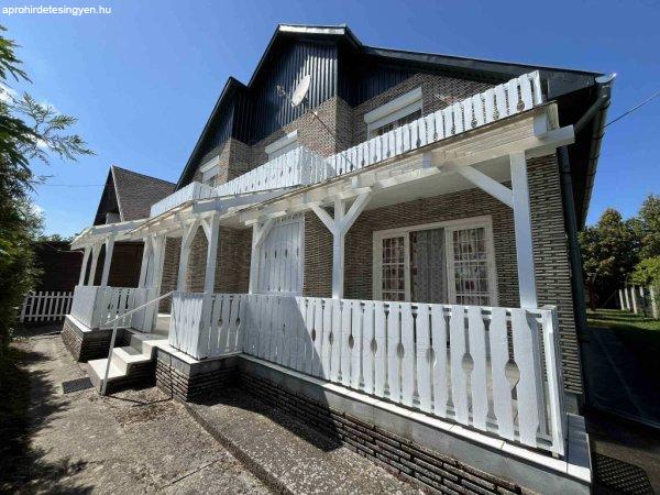 Eladó 3+1 apartmanból álló nyaraló Balatonkeresztúron!