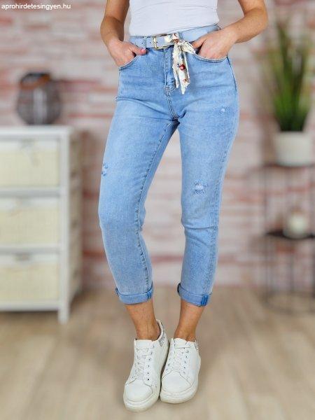 Mom fit és push-up fazonú, öves, világoskék farmernadrág XS-XL-ig