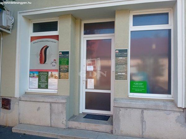 Eladó üzlethelyiség Kaposvár, 	Hunyadi utca