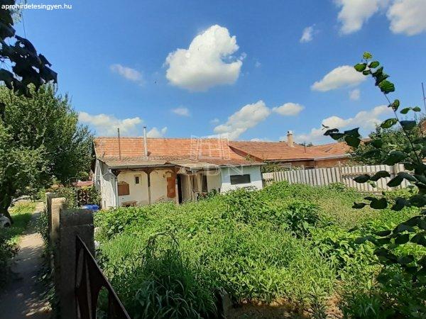 Eladó családi ház Debrecen, 	Császár Péter utca
