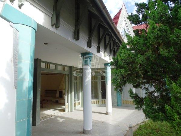 Eladó családi ház Kecskemét, 	Belváros közeli