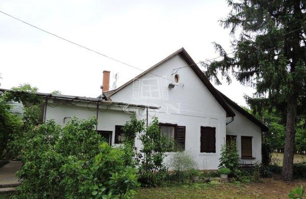 Eladó családi ház Felsőlajos, 	Jonathán u