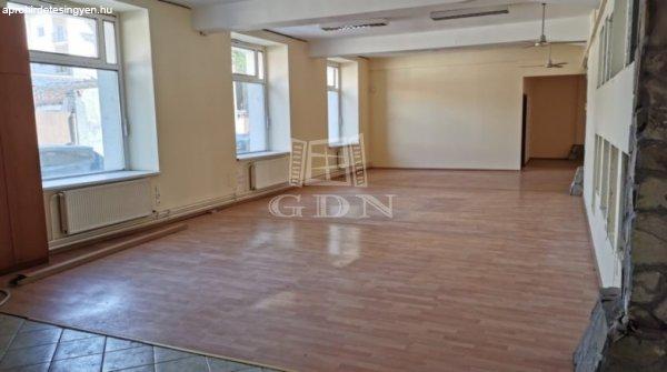 Kiadó raktár Budapest, IV. kerület, 	Színvonalas földszinti 117m² Raktár