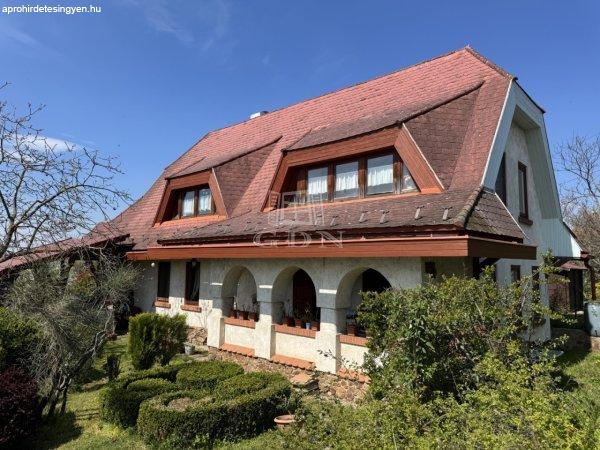 Eladó családi ház Sukoró, 	PANORÁMÁS