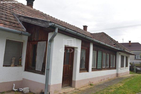 Eladó családi ház Szőce, 	Csendes utca