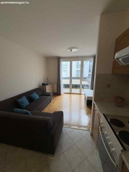 Eladó 32m2-es Téglalakás, Győr