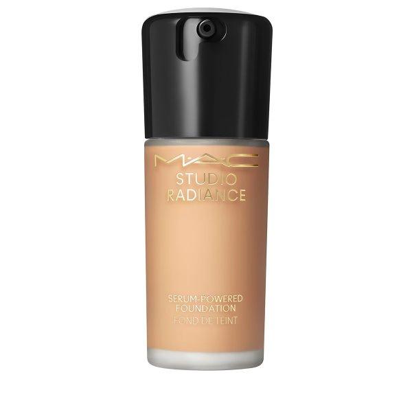 MAC Cosmetics Hidratáló smink Studio Radiance (Serum Powered Foundation) 30 ml
NC30