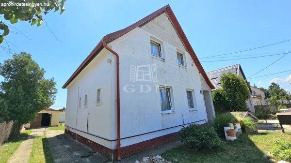 Eladó családi ház Érd, 	ÉRD - ÚJTELEP