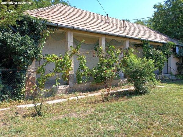 Eladó 80 nm-es Családi ház Mezőszemere