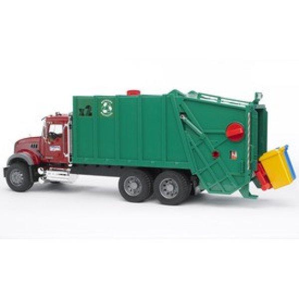 MACK Granite tűzoltóautó létrával, vízpumpával és L +S modullal