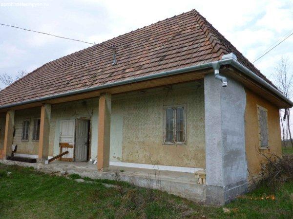 Eladó 61 nm-es Felújítandó Családi ház Pilis Bicskeitanya 