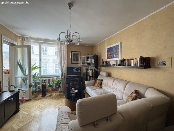Eladó lakás Budapest, V. kerület, 	Széchenyi utca