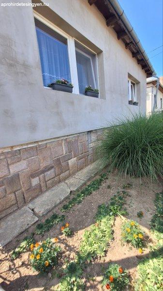 Eladó 132m2-es Családi ház, Valkó
