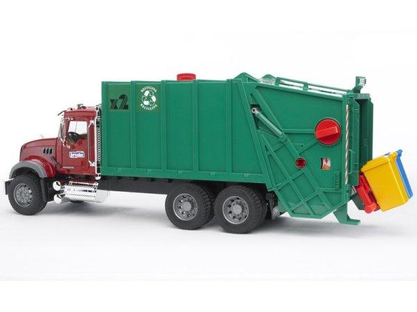 MACK Granite tűzoltóautó létrával, vízpumpával és L+S modullal