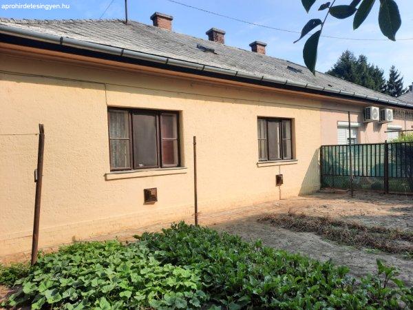 Eladó 76 nm-es Ikerház Pécs