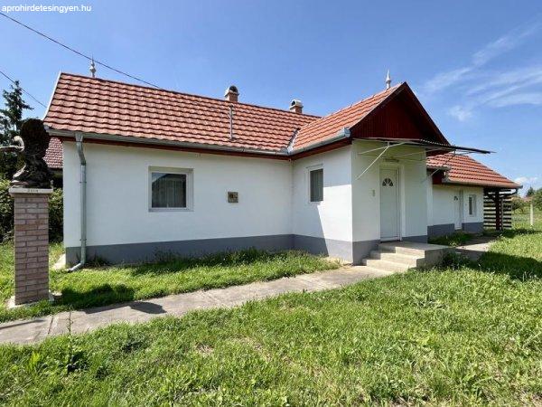 Eladó 70 nm-es Felújított Családi ház Szentmártonkáta