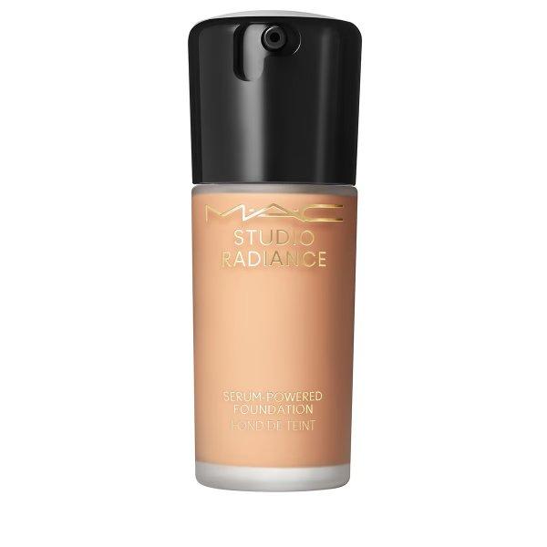 MAC Cosmetics Hidratáló smink Studio Radiance (Serum Powered Foundation) 30 ml
NW30