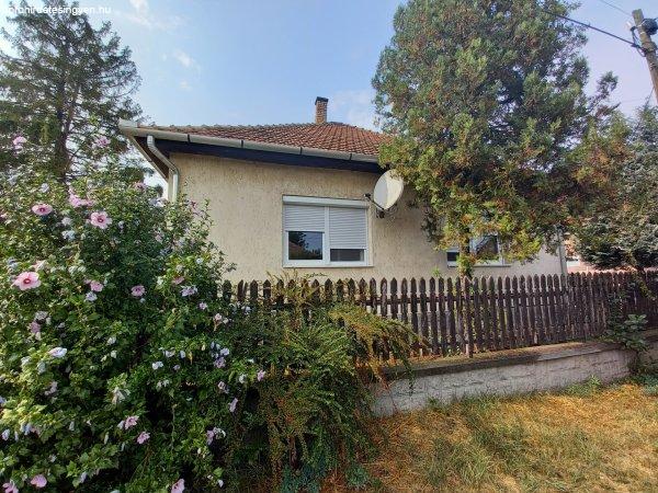 Eladó 100m2-es Családi ház, Hort