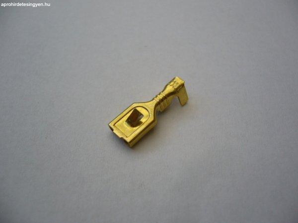 Csúszósaru hüvely füles, kábelvég (anya) 4,8 mm, 100 db/csomag
