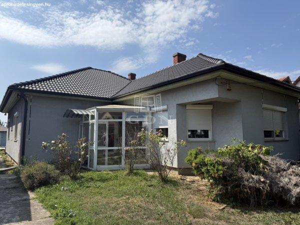 Eladó családi ház Székesfehérvár, 	Feketehegyen